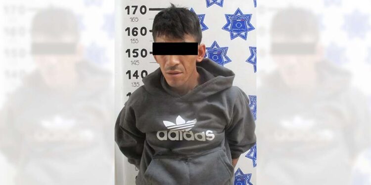 El detenido dijo llamarse Jairo Martín R. R., de 30 años de edad.