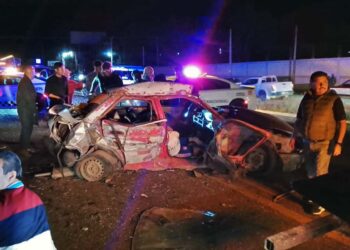 El incidente involucró un taxi foráneo, un Tsuru particular; y una camioneta Ford.