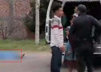 El motociclista murió al caer en la orilla de la Carretera Federal 190.