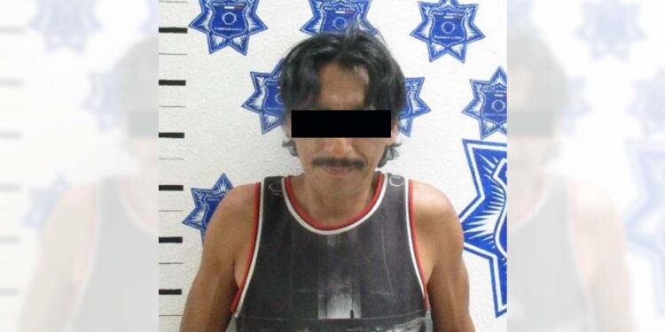 Enrique P. D. de 41 años se resistió a las indicaciones de la policía por lo que fue detenido.