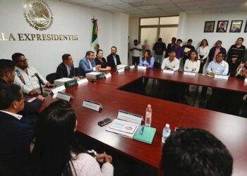 Foto: Congreso de Oaxaca // Entrega del Paquete Fiscal al Congreso del Estado, vía la Comisión de Hacienda.