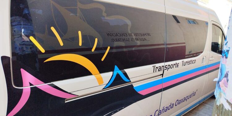 Es muy común que los dueños de los vehículos decidan polarizar los vidrios de su unidad de motor en la región.