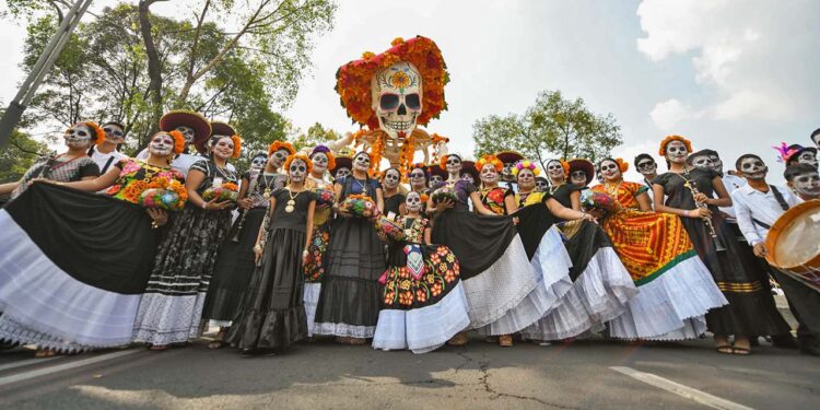 Este Desfile de Día de Muertos 2024 busca promover la cultura mexicana y honrar a quienes ya no se encuentran en el mundo de los vivos.