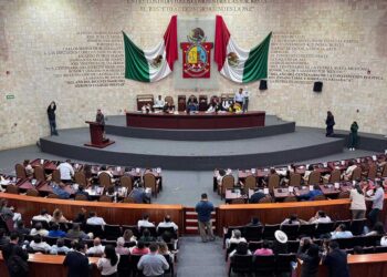 Inscriben en letras de oro, la Patria es Primero