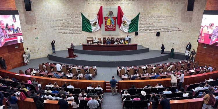 Inscriben en letras de oro, la Patria es Primero