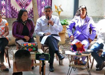 Foto: Adrián Gaytán // Integrantes del Gabinete Económico, ofrecen cifras del crecimiento económico de Oaxaca.