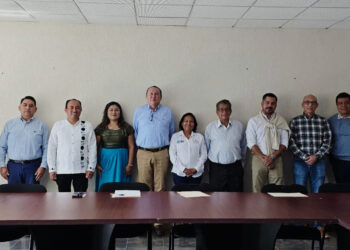 Atenderán condiciones deplorables de carreteras de la Mixteca