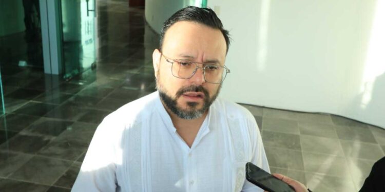 Madruga Romero López para entrega de II Informe