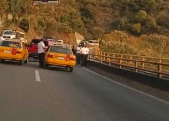 Riña entre taxistas y chofer en el Cerro del Fortín