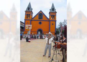 José Dorantes interpretó sus melodías en visita anterior a Huautla.