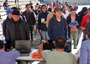Foto: Adrián Gaytán // Jóvenes de 17 municipios de Valles Centrales acuden al sorteo del Servicio Militar Nacional.