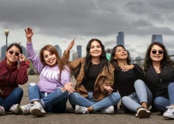 La agrupación está conformada por cinco talentosas jóvenes de origen mixteco.