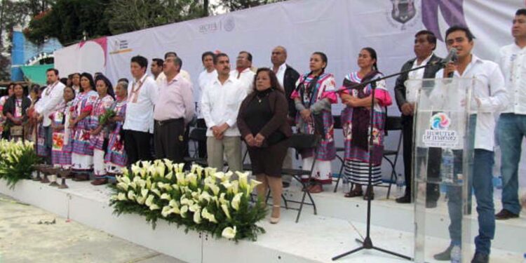 La entrega de la distinción se realizó bajo un magno evento.