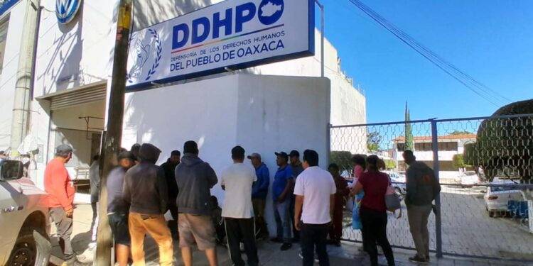 Las familias de los afectados señalan que llevan cuatro días sin ser liberados y tampoco los dejan comunicarse.