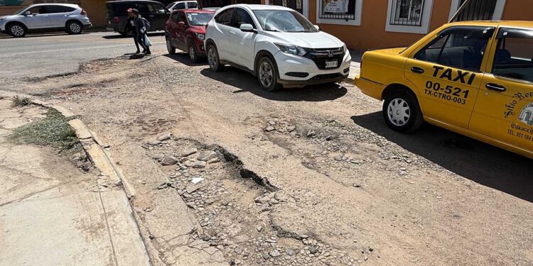 Foto: Luis Alberto Cruz // Las profundas cicatrices en el pavimento.