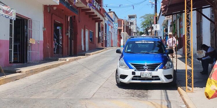 Usuarios de los sitios San Juan y Tierra del Canto denuncian el mal servicio que prestan las unidades.