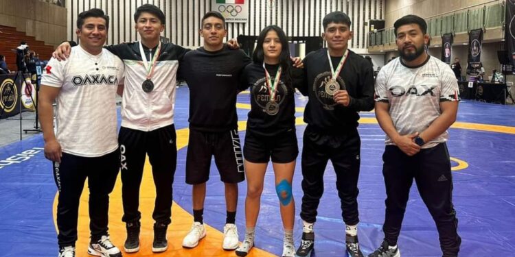 Brillan gladiadores de la UABJO en CDMX