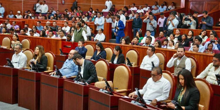 Foto: Luis Alberto Cruz // Diputados de oposición en el Congreso de Oaxaca coincidieron en que hay varios rubros en donde la administración estatal debe esforzarse más.