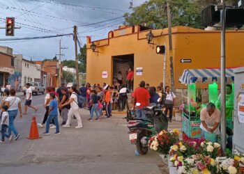 Foto: Lisbeth Mejía // El primer Lunes de Panteón se llevó a cabo en el panteón del Ex Marquesado.