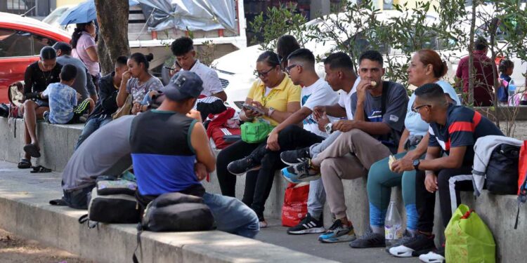 Foto: Luis Alberto Cruz // Miles de migrantes siguen transitando por territorio oaxaqueño.