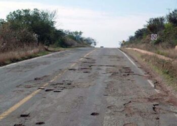 Miles de conductores que circulan diariamente por la carretera 190 Huajuapan-Oaxaca están en riesgo.