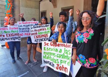 Foto: Luis Alberto Cruz // Mujeres indígenas y afrodescendientes exigen atención por parte del gobierno local.