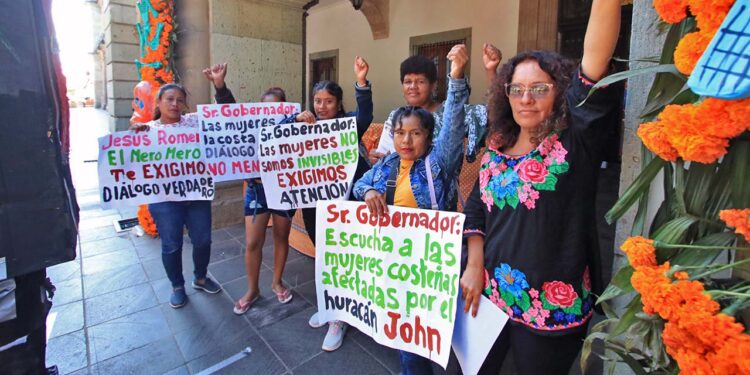 Foto: Luis Alberto Cruz // Mujeres indígenas y afrodescendientes exigen atención por parte del gobierno local.