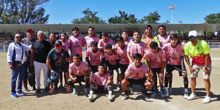 Fotos: Leobardo García Reyes // Ocotlán Dragones logró un importante triunfo.