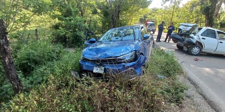 Vuelca con su automóvil en la región de la Cuenca