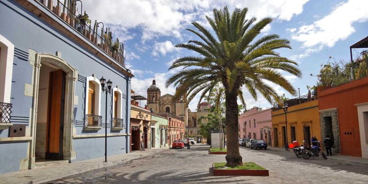 Foto: Luis Alberto Cruz // Poco a poco las mujeres van ganando terreno como propietarias del patrimonio de la ciudad.