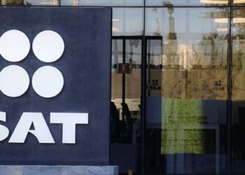 ¿Cómo declarar las transferencias de dinero a familiares o amigos ante el SAT?