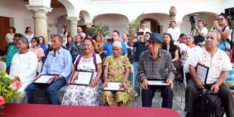 Se reconoció a quienes preservan, promueven y difunden la riqueza cultural del estado.