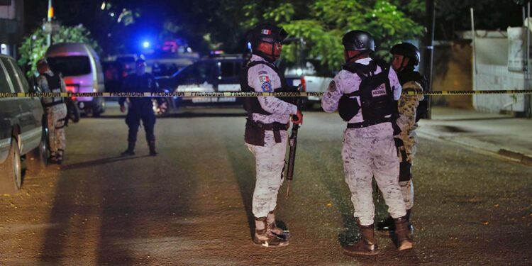 Foto: Jorge Luis Plata // Se reportó una persecución en la carretera del Fortín, en el presunto intento de escape de los sicarios.