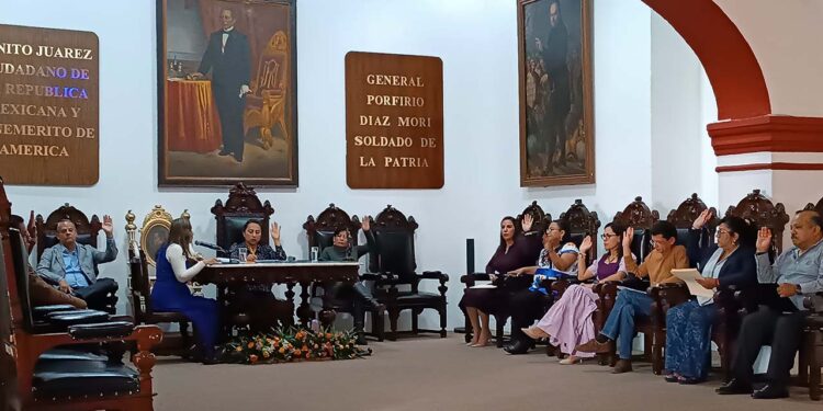 Foto: Lisbeth Mejía // Sesión de Cabildo con ausencia del presidente municipal, Francisco Martínez Neri.