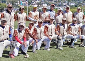 Foto: Sammy // Todos Estrellas se mantiene en la lucha por el campeonato.