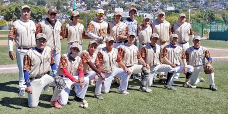 Foto: Sammy // Todos Estrellas se mantiene en la lucha por el campeonato.