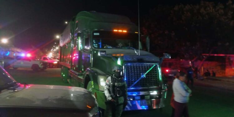 Tras atropellar a la pareja, el conductor del camión, intentó darse a la fuga.