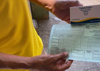 Foto: Yadira Sosa // Una receta con apenas 1 de los 12 medicamentos solicitados en el Hospital Civil.
