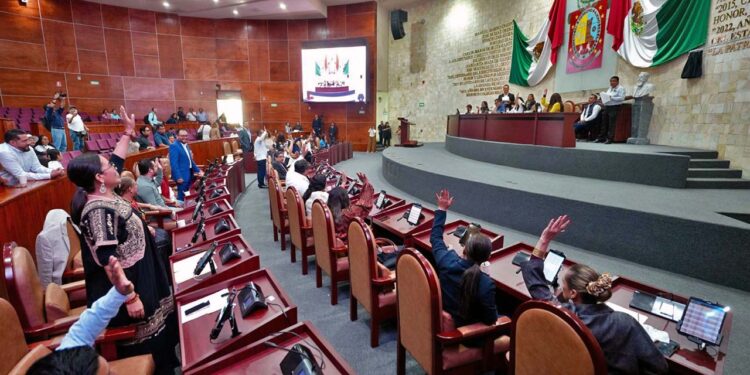 Foto: Congreso de Oaxaca – ilustrativa // El virtual coordinador de la Jucopo, Benjamín Viveros Montalvo adelantó que buscarán hacerse de cuatro espacios más, para tener una bancada de 26 diputados morenistas.