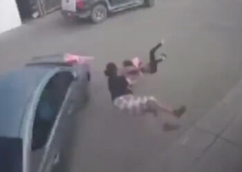VIDEO | ¡Indignación por atropello brutal a madre e hija en Tijuana!