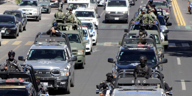 ¡Operativo Enjambre en Edomex! Detenciones de altos funcionarios y enfrentamiento