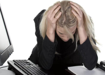 ¿Cómo afecta nuestra salud mental la productividad tóxica y por qué deberíamos frenarla?