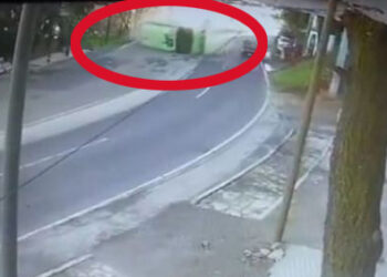 VIDEO | Violenta volcadura en la México-Cuernavaca deja 32 heridos