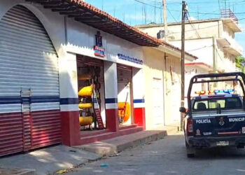Nuevo atraco en Tehuantepec; asaltan ferretería López Lena