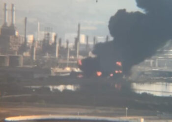 Genera pánico incendio en refinería Antonio Dovalí Jaime en Salina Cruz