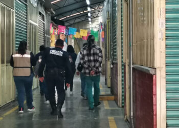VIDEO | ¡Saquean en el Mercado de Artesanías de Oaxaca! Locatarios exigen justicia y seguridad