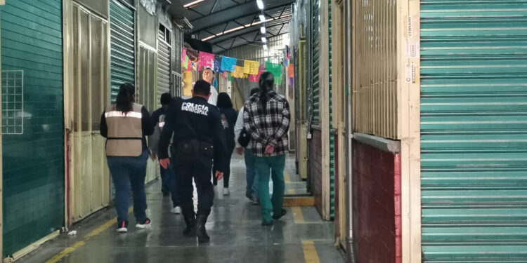 VIDEO | ¡Saquean en el Mercado de Artesanías de Oaxaca! Locatarios exigen justicia y seguridad