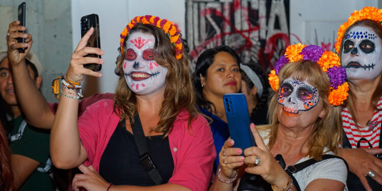 Día de Muertos, un recuerdo; tradición trocada en negocio
