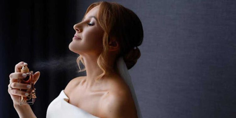 Perfumes de mujer que enloquecen a los hombres: el secreto de los aromas