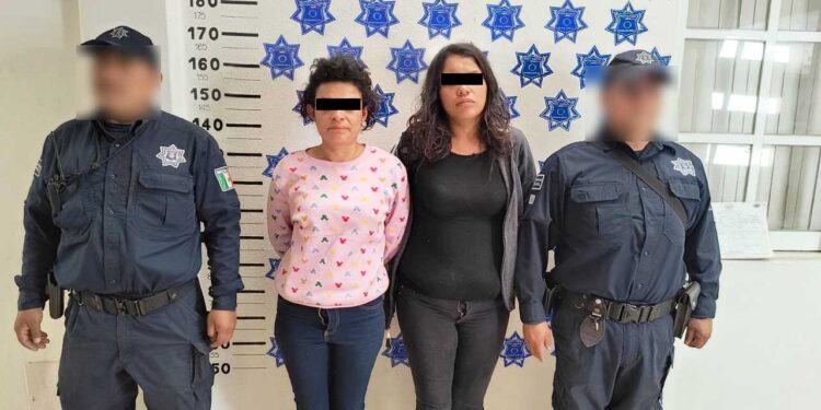 Ambas mujeres quedaron detenidas y se supo que las dos cuentan con antecedentes penales.